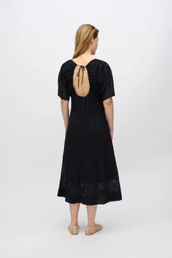 Minimum Dresses | Alice midi dress in broderie anglaise 4258 - Black