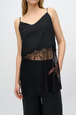 Minimum Tops | Elia top with lace 4257 - Black