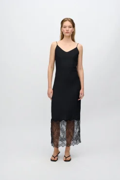 Minimum Dresses | Elly midi dress with lace 4257 - Black