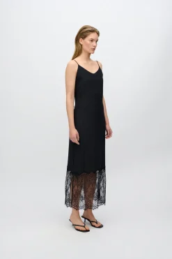 Minimum Dresses | Elly midi dress with lace 4257 - Black