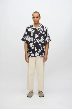 Minimum Shirts | Hayden relaxed short sleeved shirt 4230 - Black