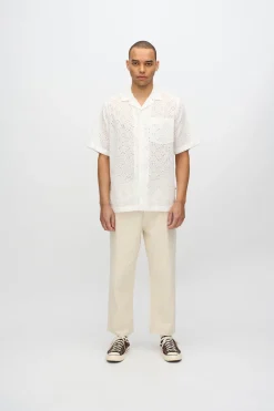 Minimum Shirts | Hayden relaxed short sleeved shirt in broderie anglaise 4295 - Coco Milk CocoMilk