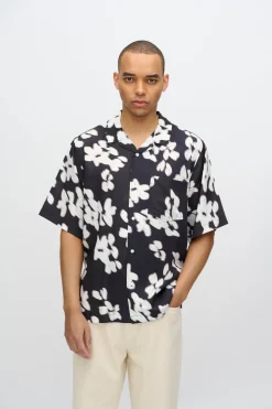 Minimum Shirts | Hayden relaxed short sleeved shirt 4230 - Black