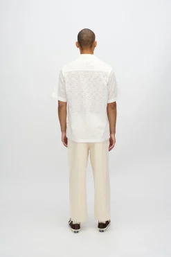 Minimum Shirts | Hayden relaxed short sleeved shirt in broderie anglaise 4295 - Coco Milk CocoMilk
