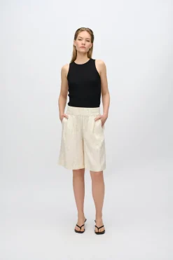 Minimum Shorts | Hedda casual bermuda shorts 4270 - Butter Cream ButterCream