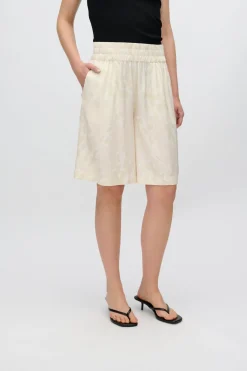 Minimum Shorts | Hedda casual bermuda shorts 4270 - Butter Cream ButterCream