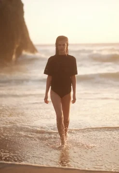 Minimum Knits | Lily crochet t-shirt 4119 - Black